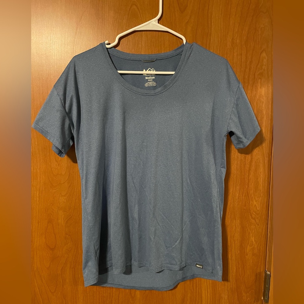 REI Sahara tee size Medium